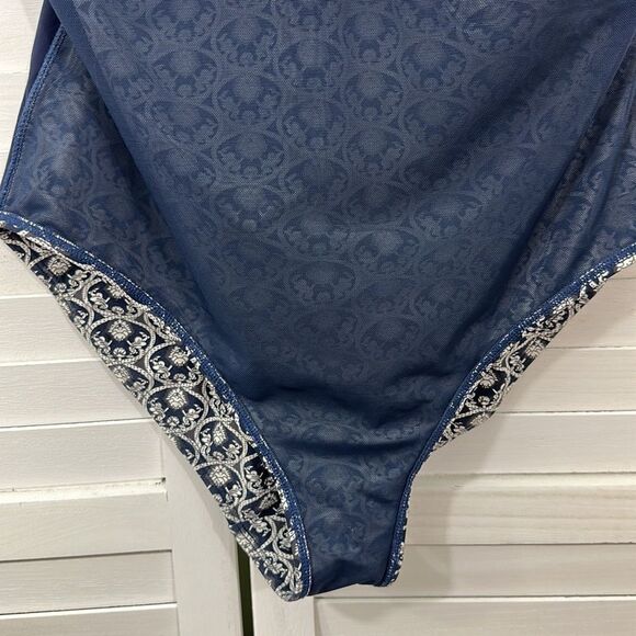 Nip Tuck Size 8 One Piece Swimsuit Blue & White Ruffle - Picture 12 of 16